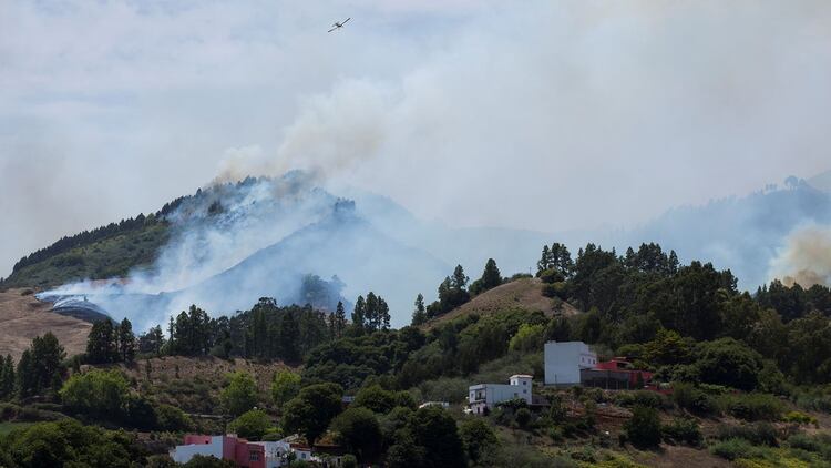 Las condiciones climáticas dificultan las tareas de rescate (REUTERS/Borja Suarez)