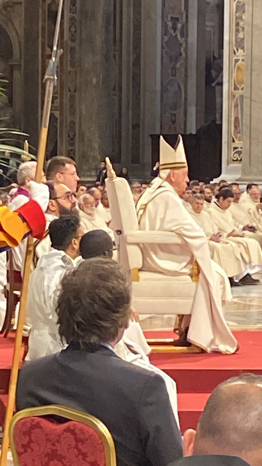 Javier Milei frente al Papa Francisco en la canonización de Mama Antula