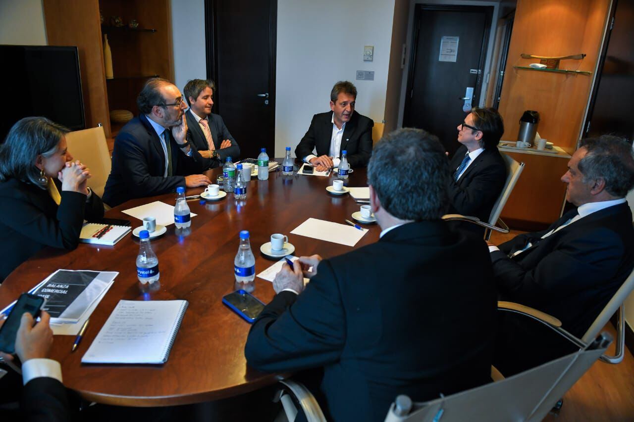 Massa se reunió con la Corporación Andina de Fomento (CAF)