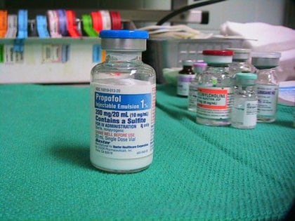 El propofol, un anéstesico de uso en pacientes graves con covid-19, tuvo aumentos de 335% en 2020