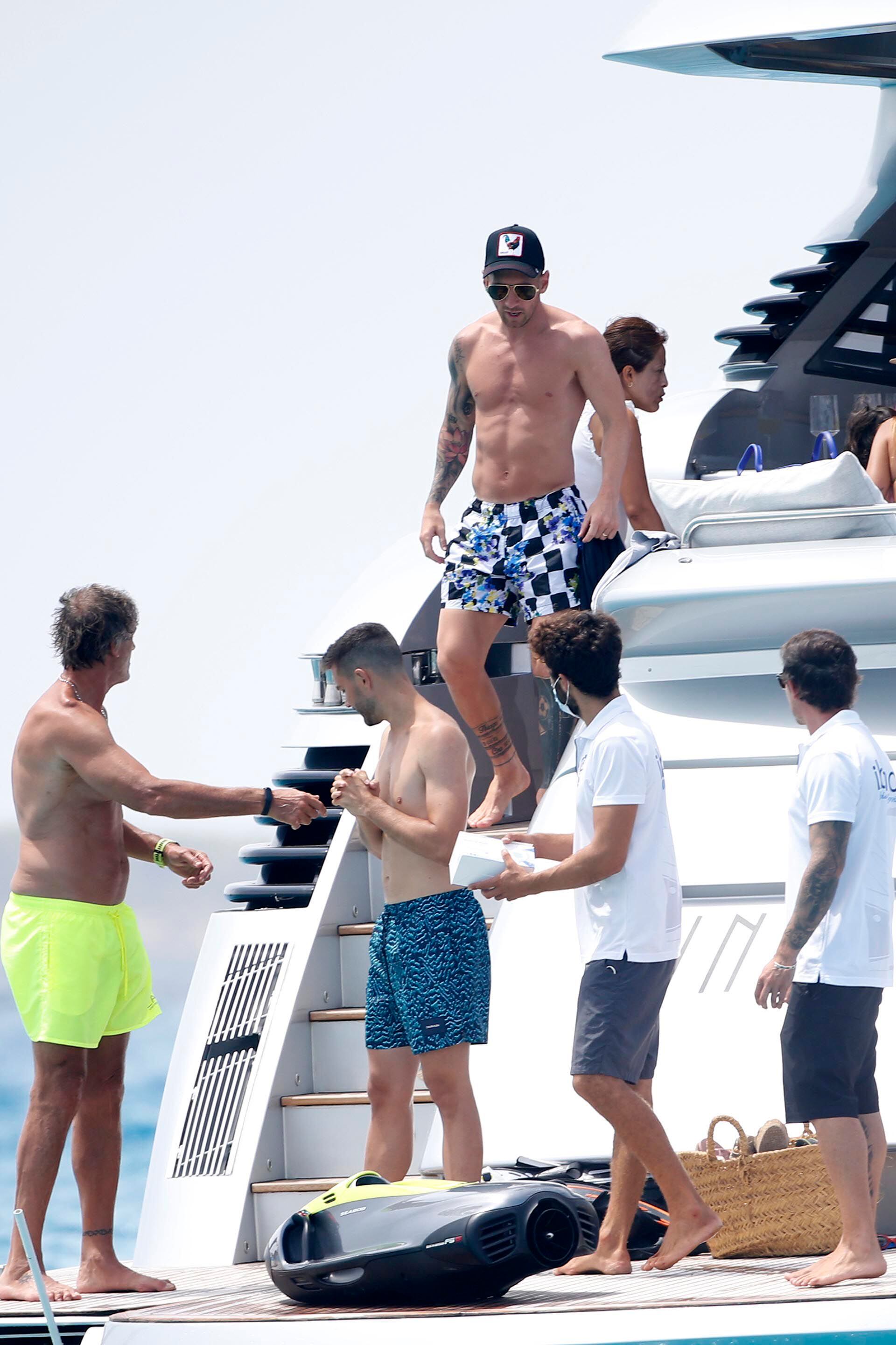 Messi, Fábregas y Luis Suárez disfrutan de sus vacaciones juntos en Ibiza