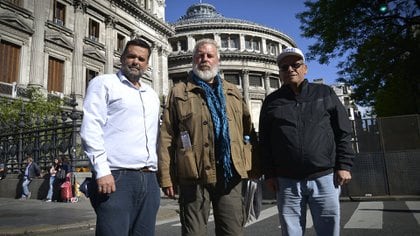 Daniel Menéndez, Esteban Castro y Juan Carlos Alderete, tres de los referentes sociales que forman parte de la UTEP (Gustavo Gavotti)