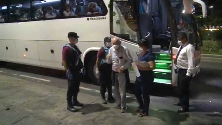 Controles terrestres para los que llegan en micro