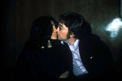 John Lennon iba a sacar un disco después de cinco años junto a su pareja Yoko Ono (Mediapunch/Shutterstock)