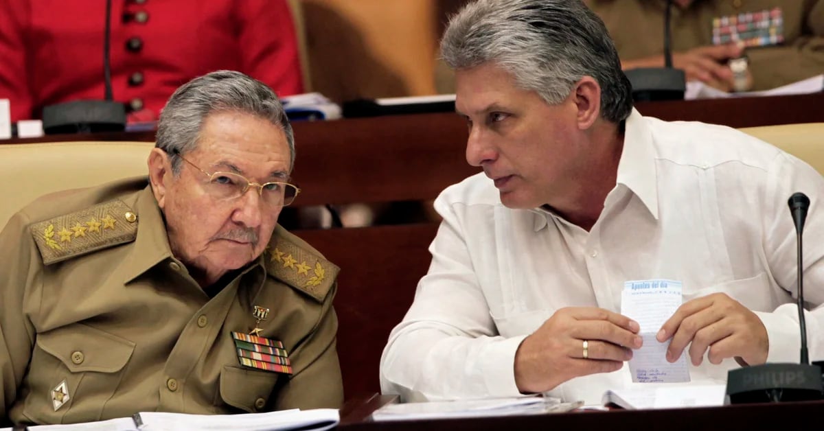 The Cuban dictatorship has approved a new penal code that imposes imprisonment on those who insult public officials.