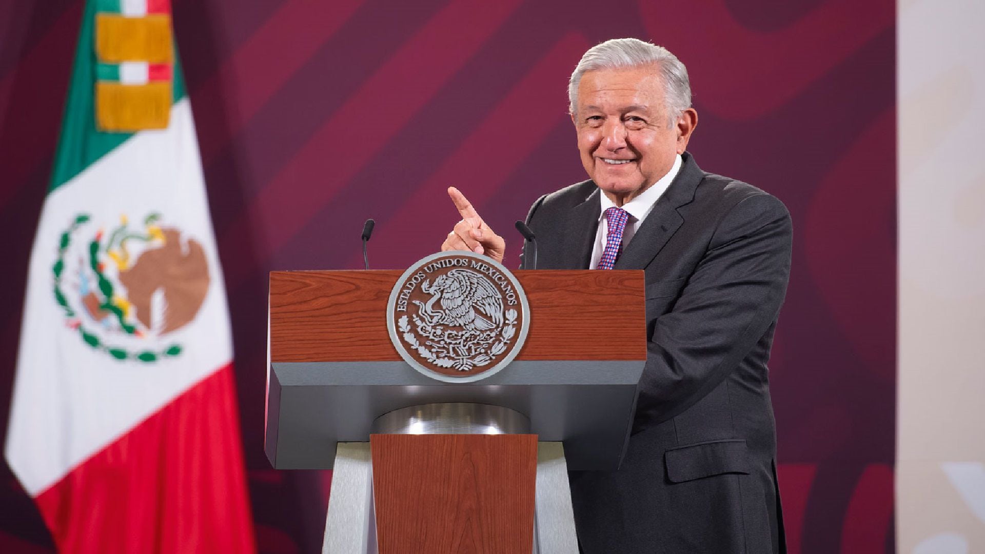 El presidente López Obrador explicó que no vive en un Palacio como tal, sino en un departamento. (Presidencia)