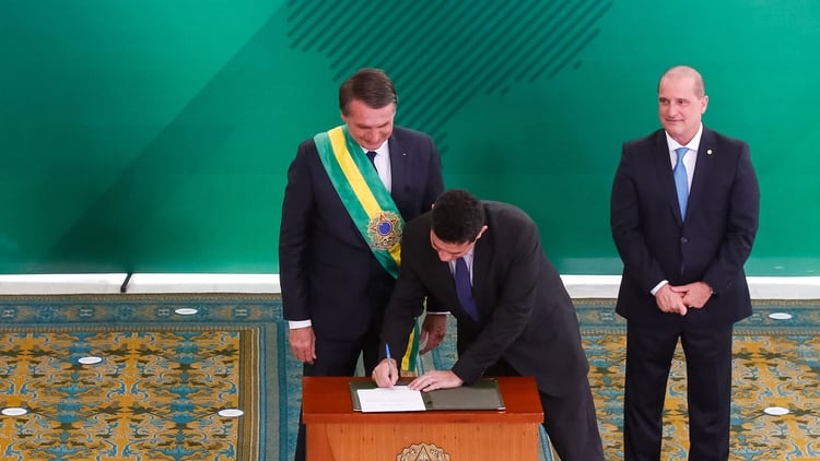 Bolsonaro asumió el martes la presidencia de Brasil (AFP)