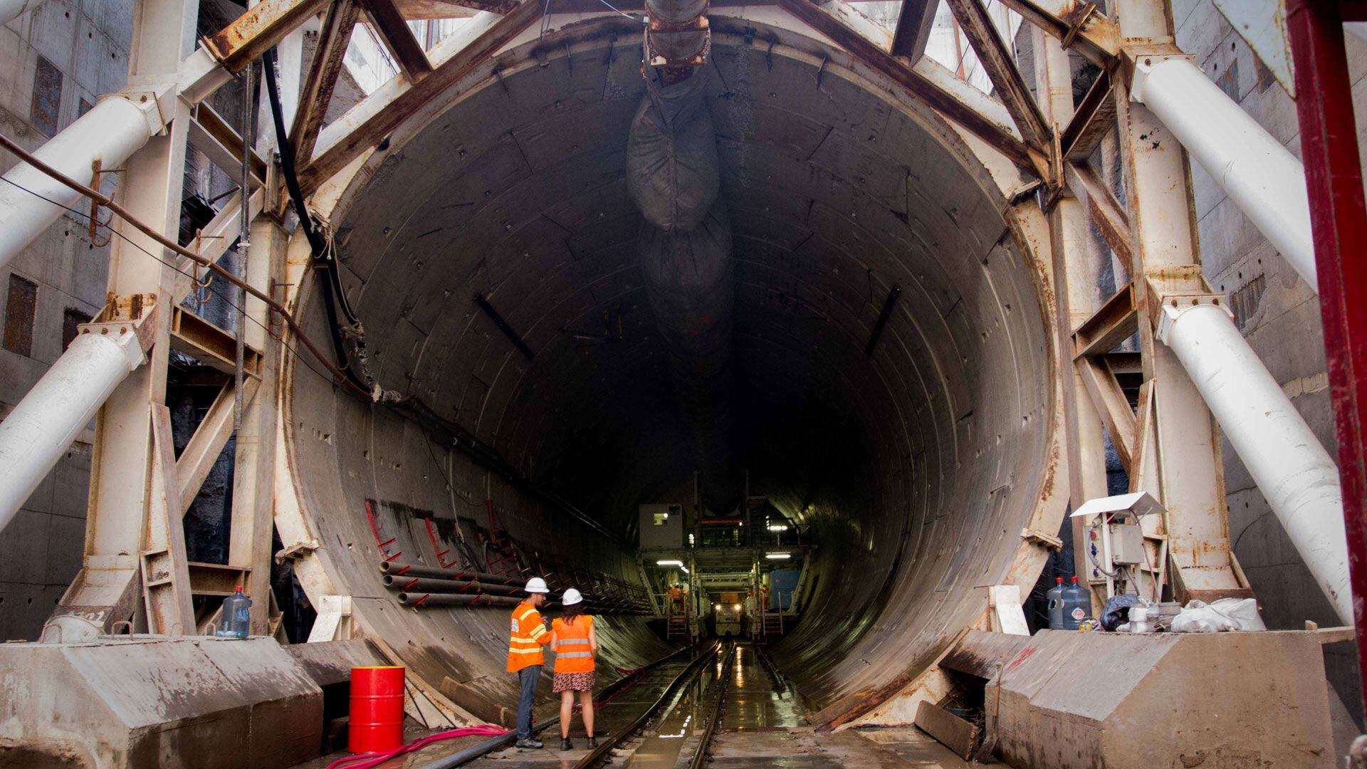 Túnel del Sarmiento, De los 32 km estimado en un principio, sólo se construyó menos de 8km