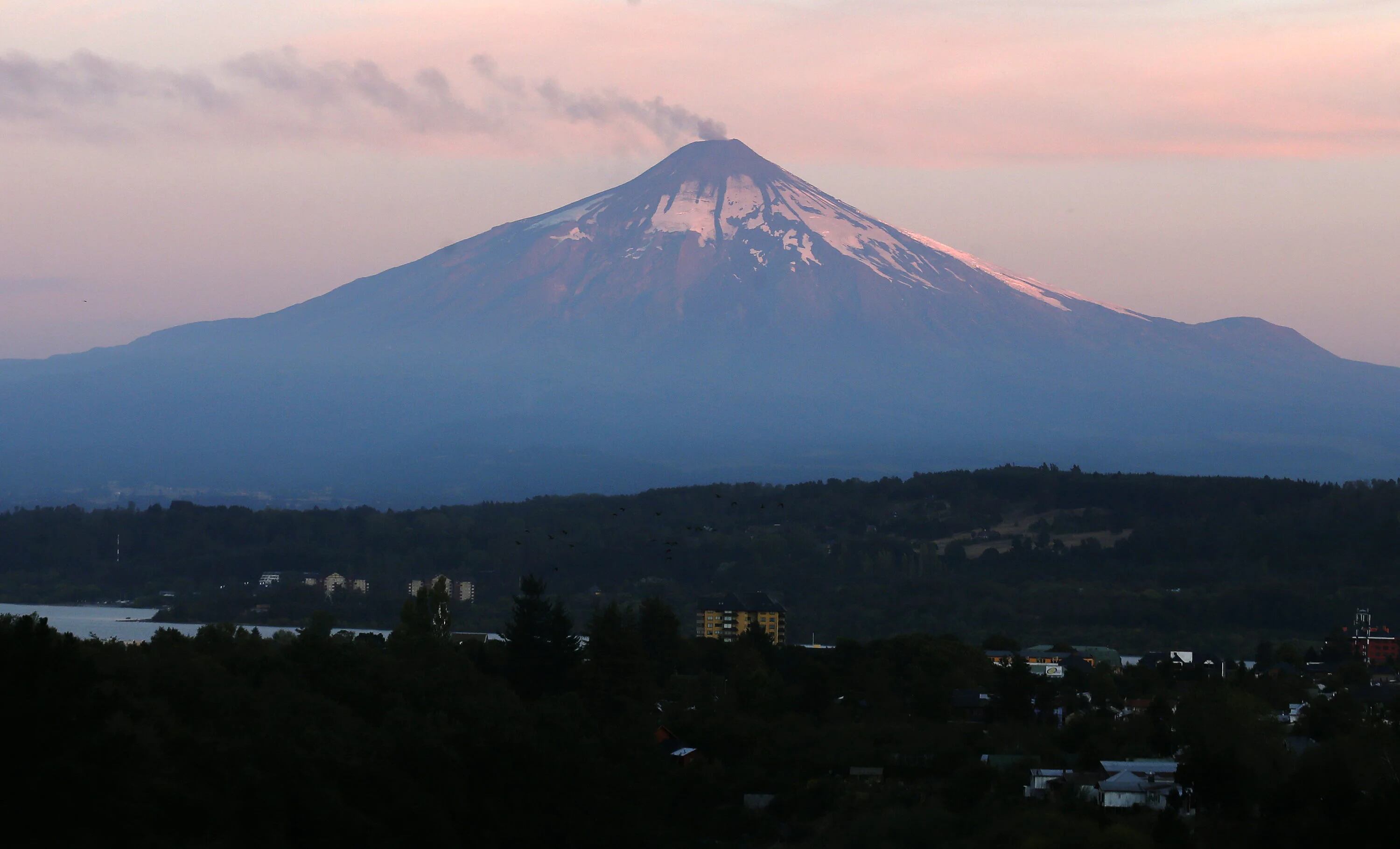 Alerta naranja en el sur de Chile por el aumento de la actividad del volcán Villarrica