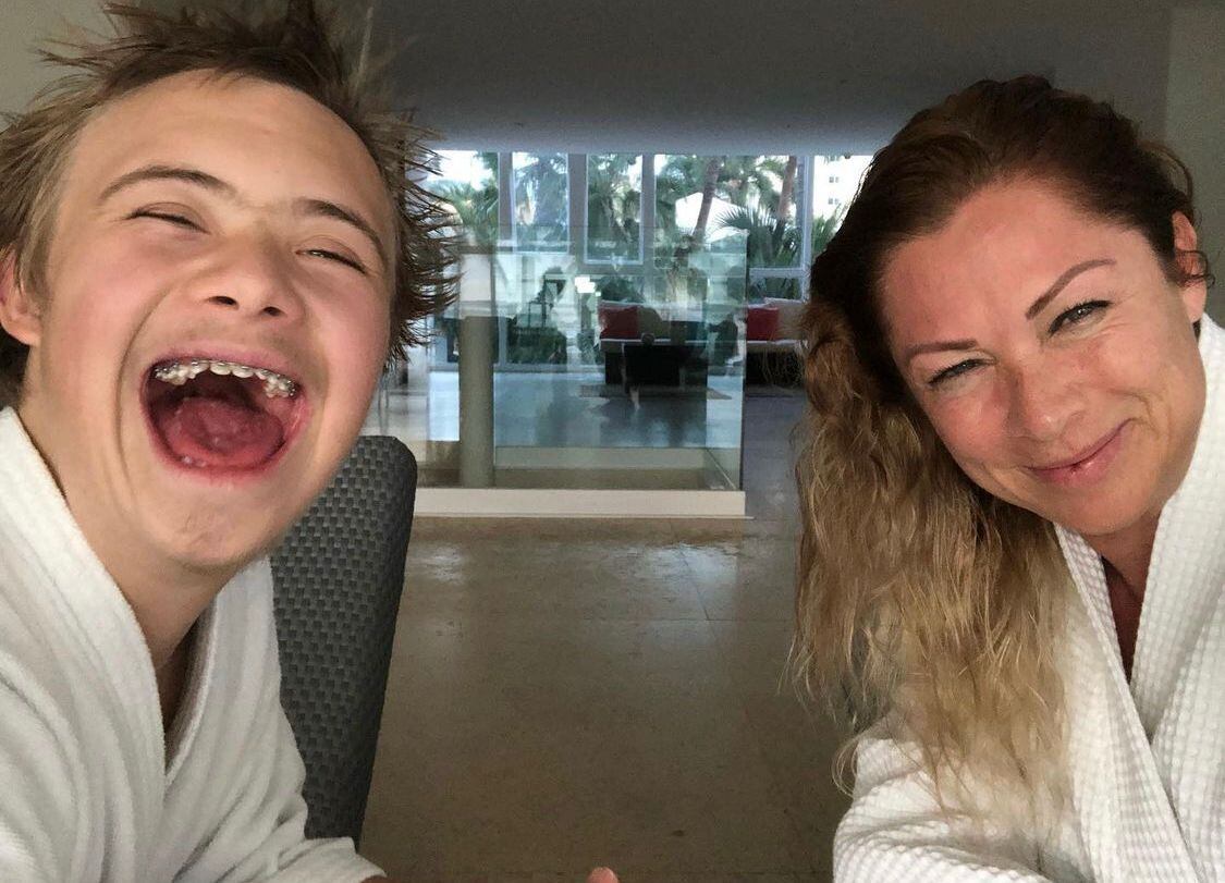 La actriz ha incentivado a su hijo a celebrar su trastorno y no hacerle caso a los malos comentarios
(Instagram/@letycalderon79)