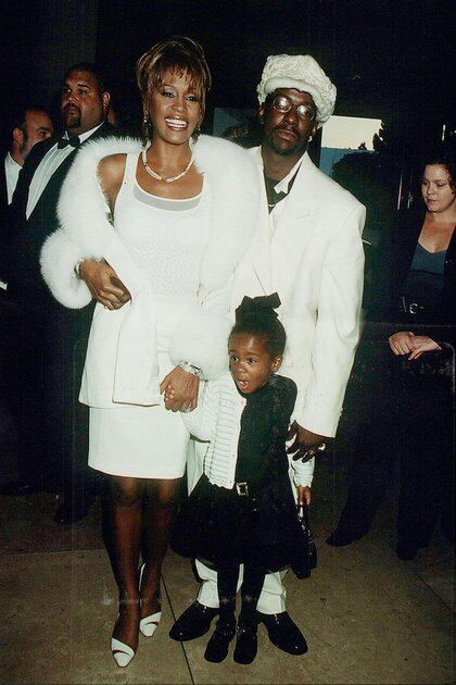 Whitney, su marido Bobby Brown y su pequeña hija (The Grosby Group)