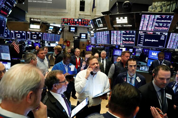 Wall Street y las bolsas europeas suben ante las señales de progresos contra el coronavirus. (Reuters)