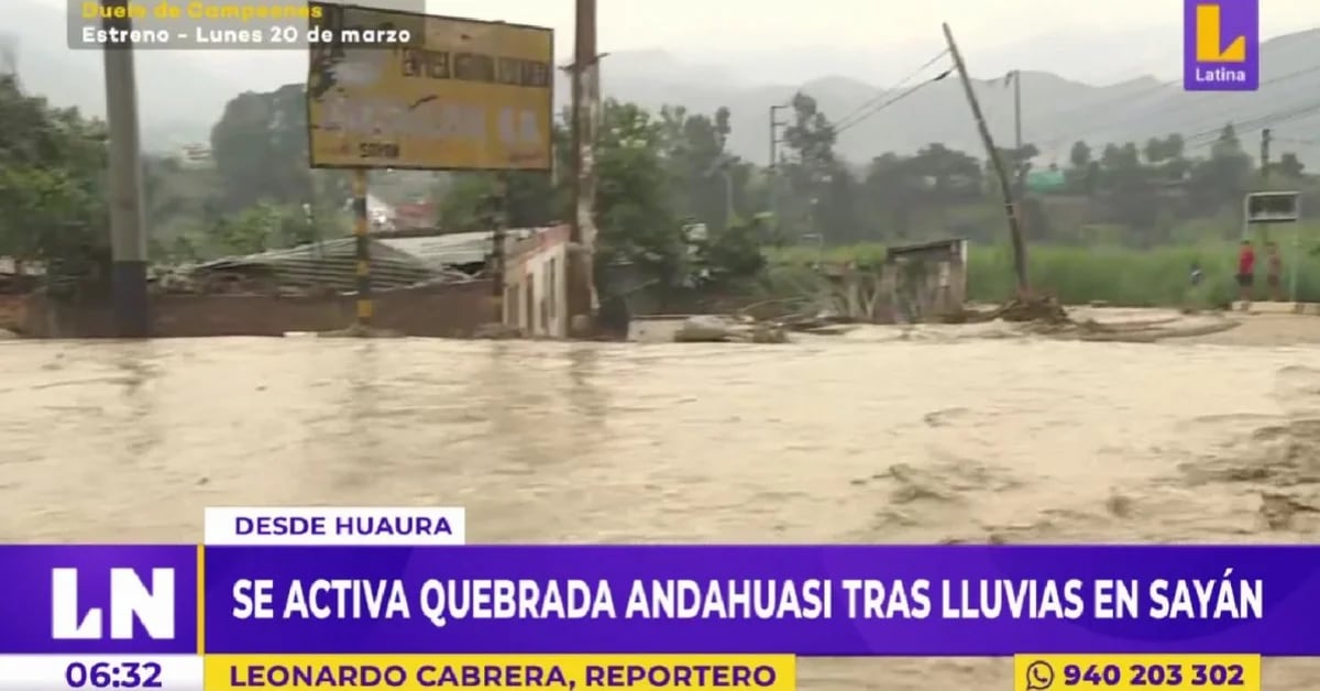 The Quebrada Andahuasi in Huaura is activated and generates a landslide that devastates dozens of houses