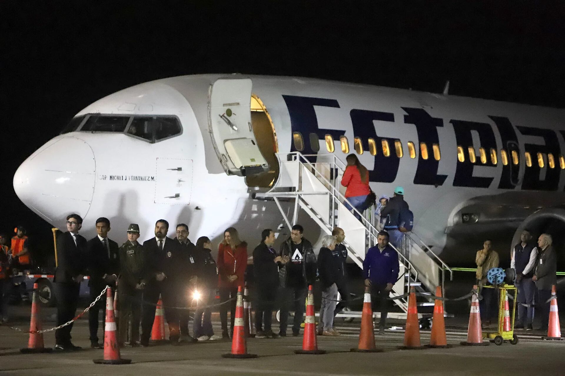 Partió hacia Venezuela un avión con 150 migrantes varados en la frontera entre Chile y Perú