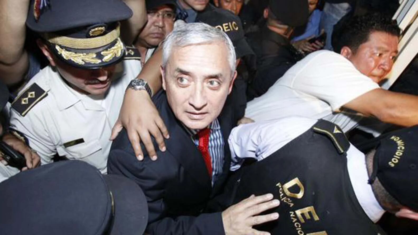 El ex presidente de Guatemala, Otto Pérez Molina, fue detenido&nbsp;a la espera de que un juez decida si plantea cargos formales en su contra  163