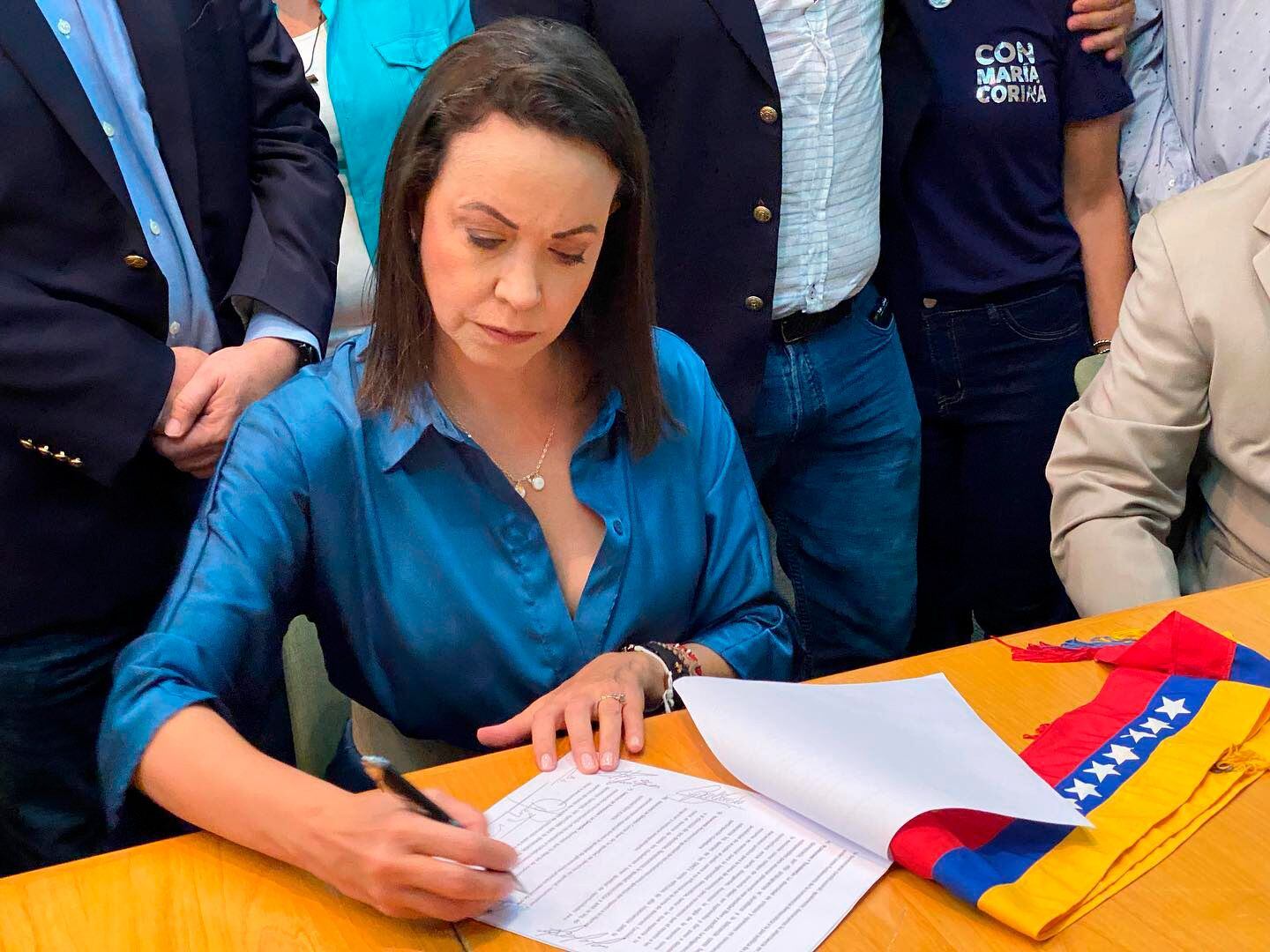 Maria Corina Machado se postuló como candidata a las primarias opositoras