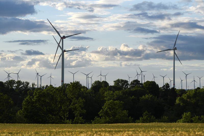 FOTO DE ARCHIVO. Aerogeneradores en un parque eólico cerca de Prenzlau, Alemania. 13 de junio de 2022. REUTERS/Annegret Hilse