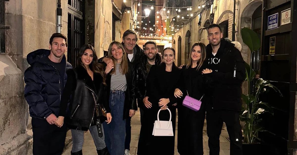 Lionel Messi and Antonela Roccuzzo visited Barcelona: the meeting with friends and the video of the walk in the city