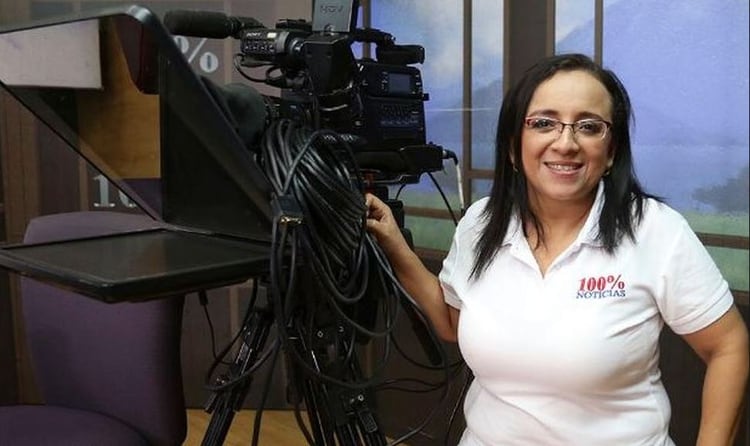 Lucía Pineda, periodista del canal 100% noticias de Nicaragua, sufrió seis meses de cárcel y tortura tras la clausura de la emisor por el régimen de Daniel Ortega.