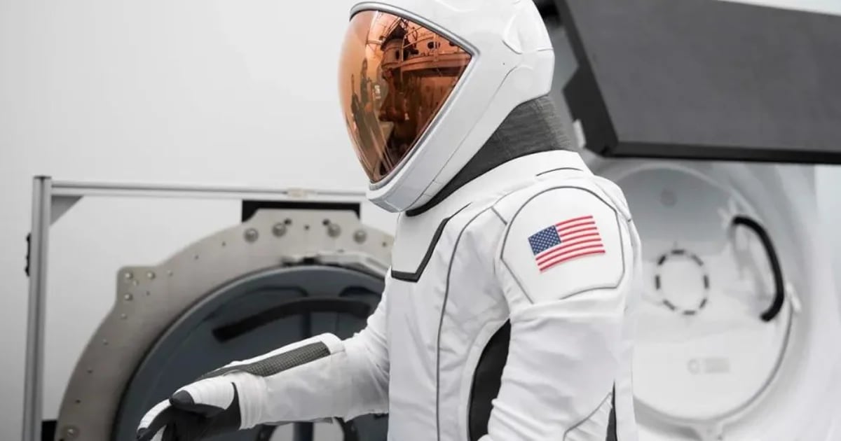 What technology is built into the new spacesuits designed by SpaceX?
