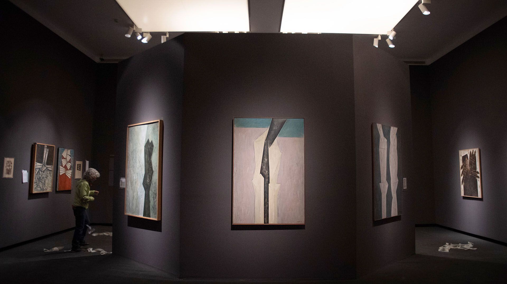 La muestra invita a adentrarse en la poética íntima del artista y su visión adelantada sobre el arte contemporáneo (Foto: Eliana Obregon/ Télam S. E.)