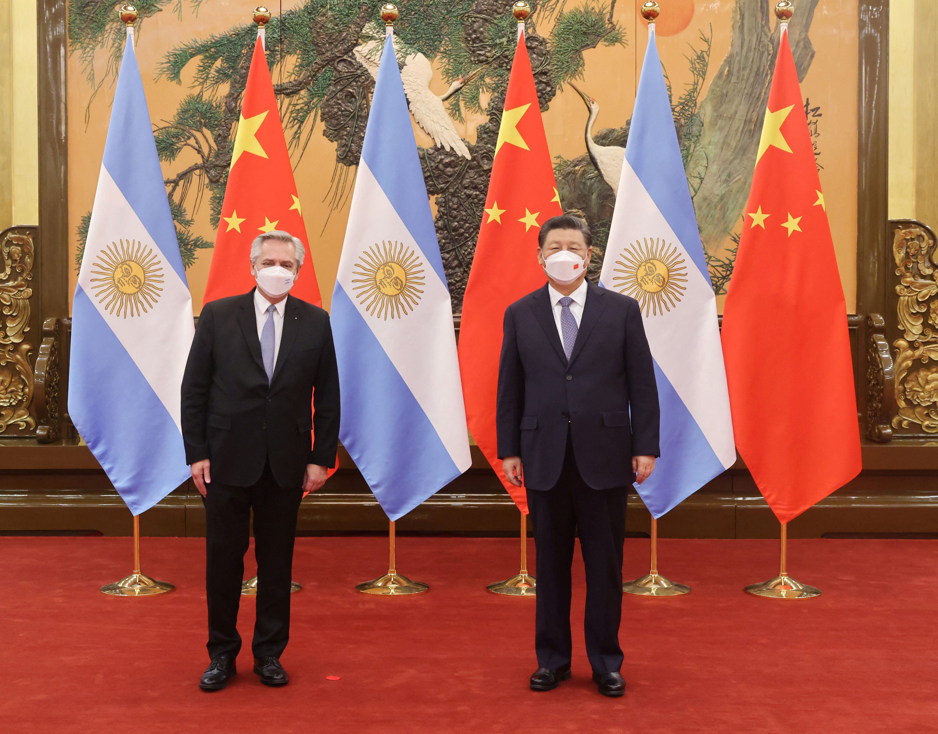 Alberto Fernández con el presidente chino, Xi Jinping, en su visita a Beijing de febrero de 2022 
REUTERS