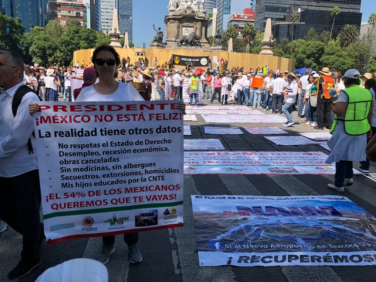 Los manifestantes avanzaron a lo largo de avenida Paseo de la Reforma (Foto: Twitter)