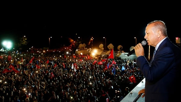 Erdogan, ante sus seguidores (Reuters)