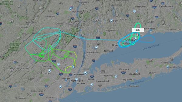El avión despegó de New Jersey y se dirigió a Massachusetts para gastar combustible