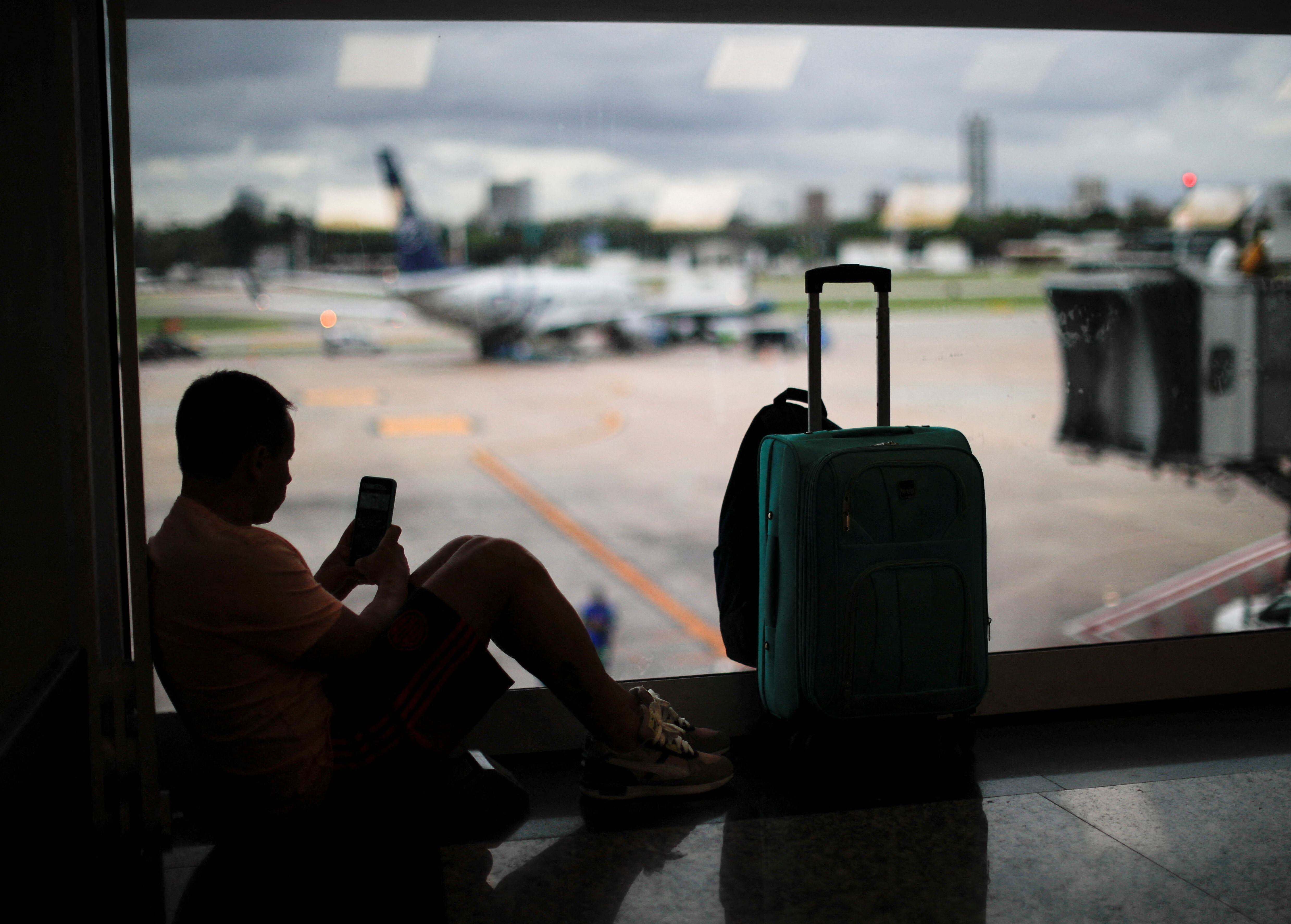 American Airlines y Flybondi tienen personal de rampa propio en Ezeiza (Reuters)