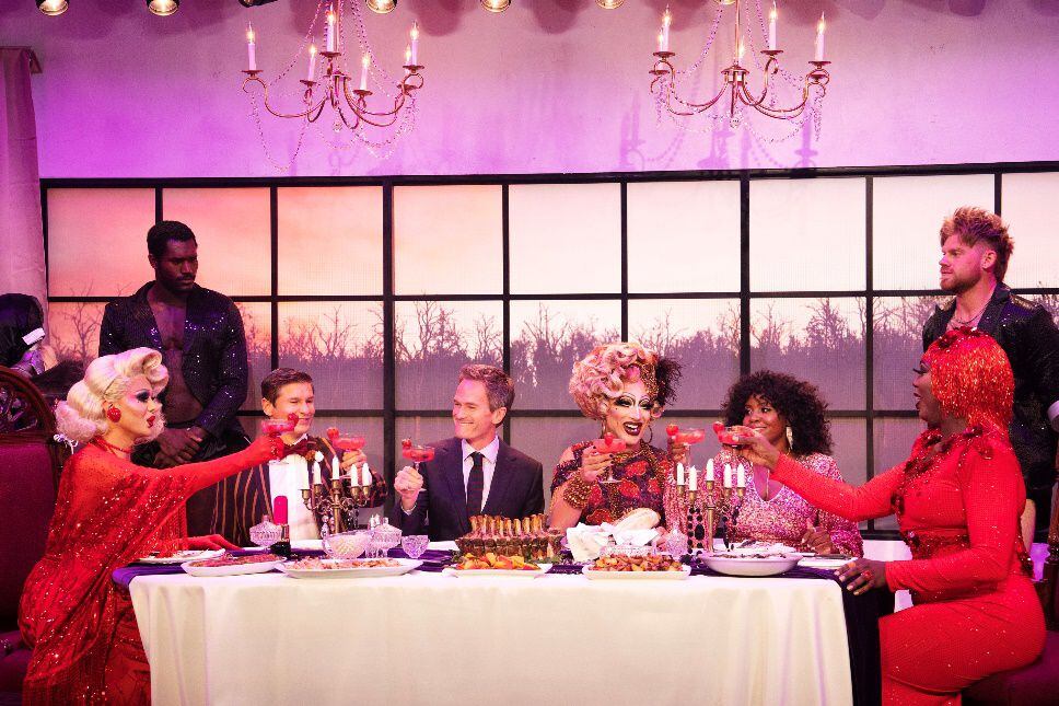 "Cenando con drags" es una parodia de los reality shows de cocina. (Star+)