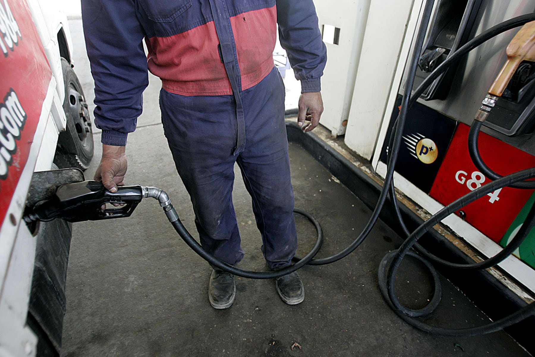 Petrol in Peru. Photo: Andina