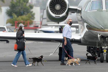 Harrison Ford y Calista Flockhart volaron en un jet privado junto a sus mascotas con destino a Los Ángeles