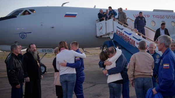 El momento en el que los astronautas son recibidos por sus familiares