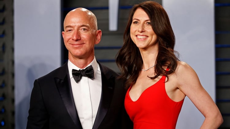 Jeff Bezos con su ahora ex mujer MacKenzie