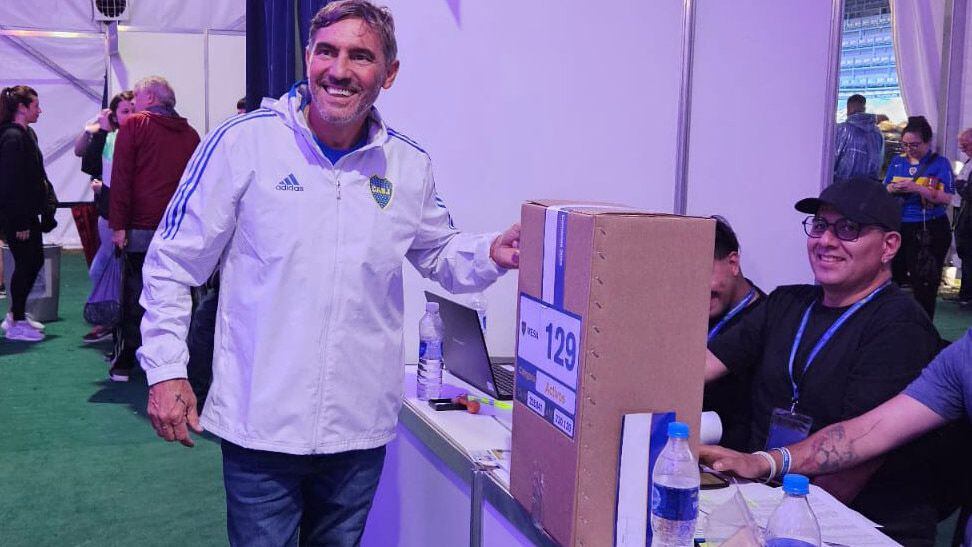 Manteca Martínez fue a votar en las elecciones de Boca