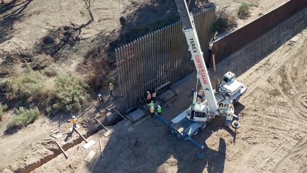 Los trabajos de reparación en Calexico (California) comenzaron en febrero (Reuters)