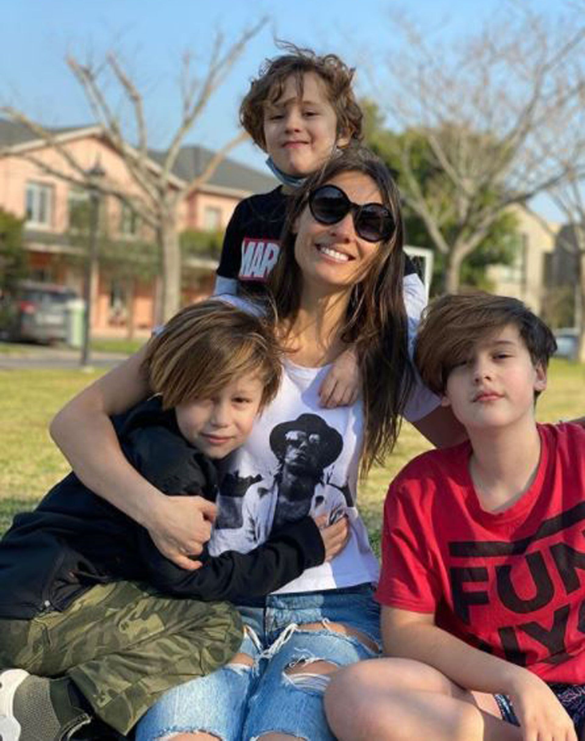 Pampita y sus hijos (Foto: Instagram)