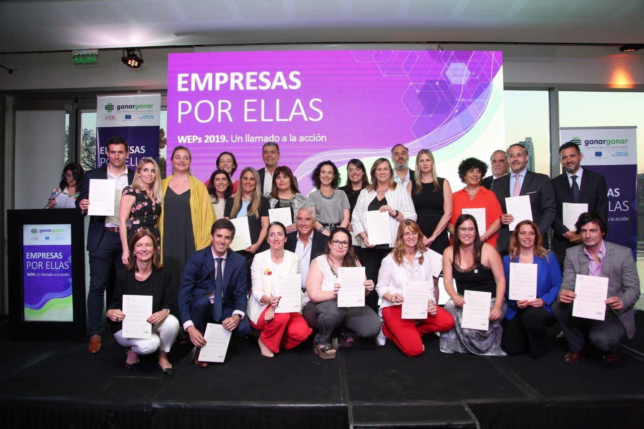 Mobirise v4.4.0 Eva Moda Celebrities Actualidad Estilo de Vida Tendencias Encuestas & Test Exclusivo Eva Suscribite "Empresas por ellas”: el programa que promueve el empoderamiento económico y liderazgo de las mujeres 21 de noviembre de 2019 A ...