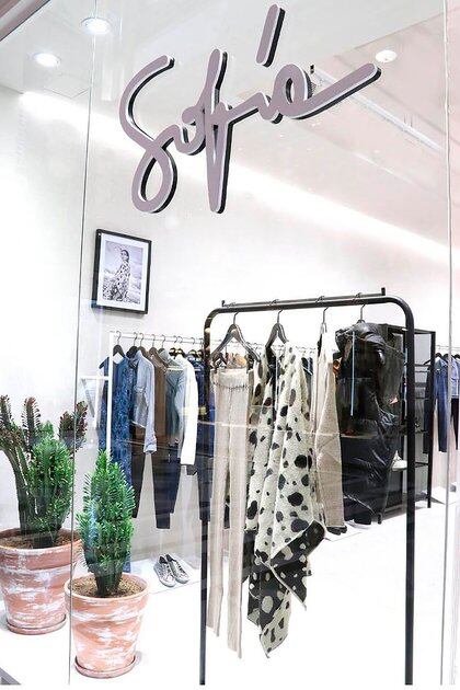 Uno de los locales de Sofía Sarkany, "una marca de indumentaria y calzado femenino inspirada en el lujo y lo original" (Instagram: @sofia.sarkany)