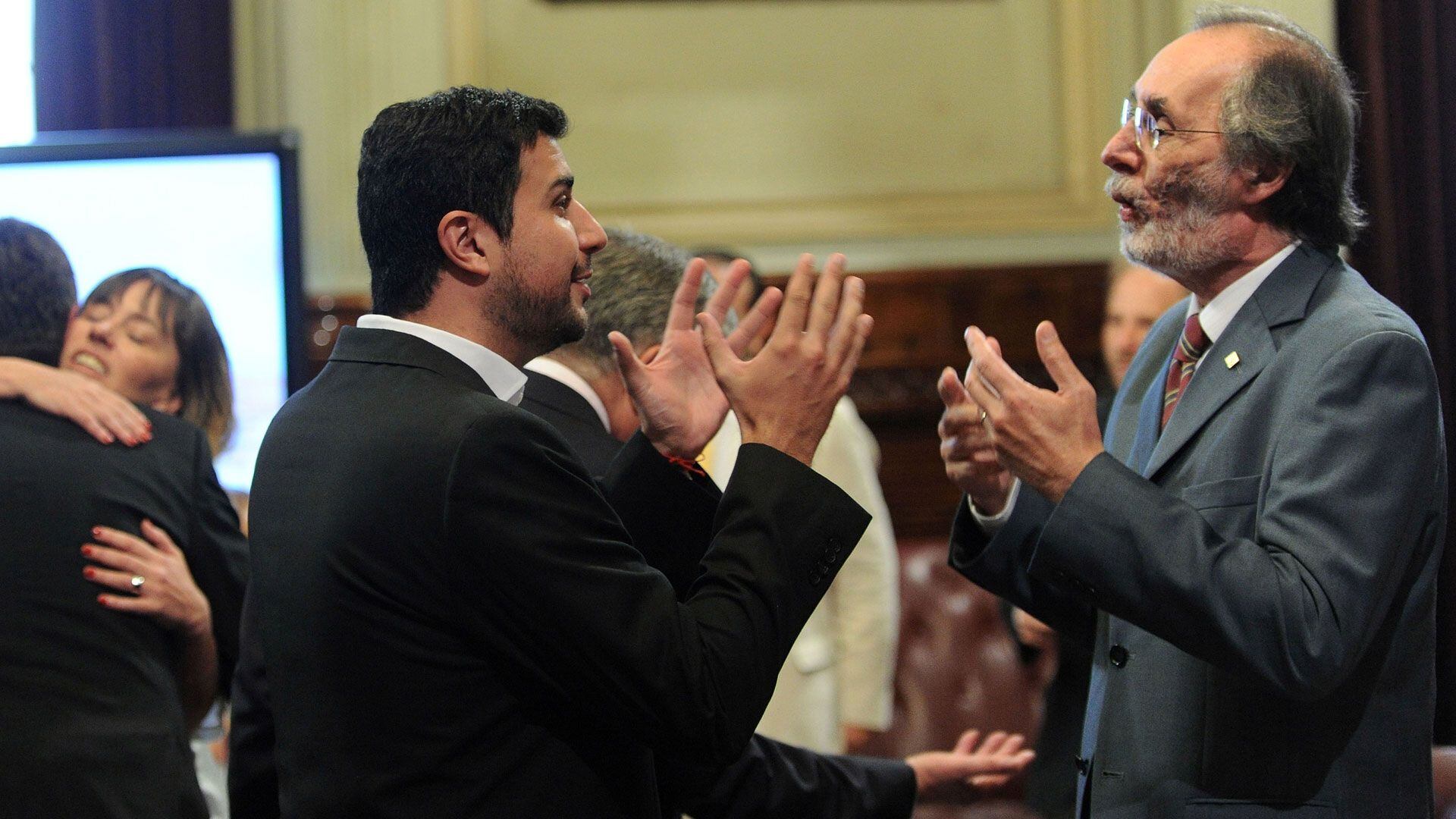 El presidente de la bicameral, Marcos Cleri discute con el diputado del PRO, Pablo Tonelli (Imagen de archivo)