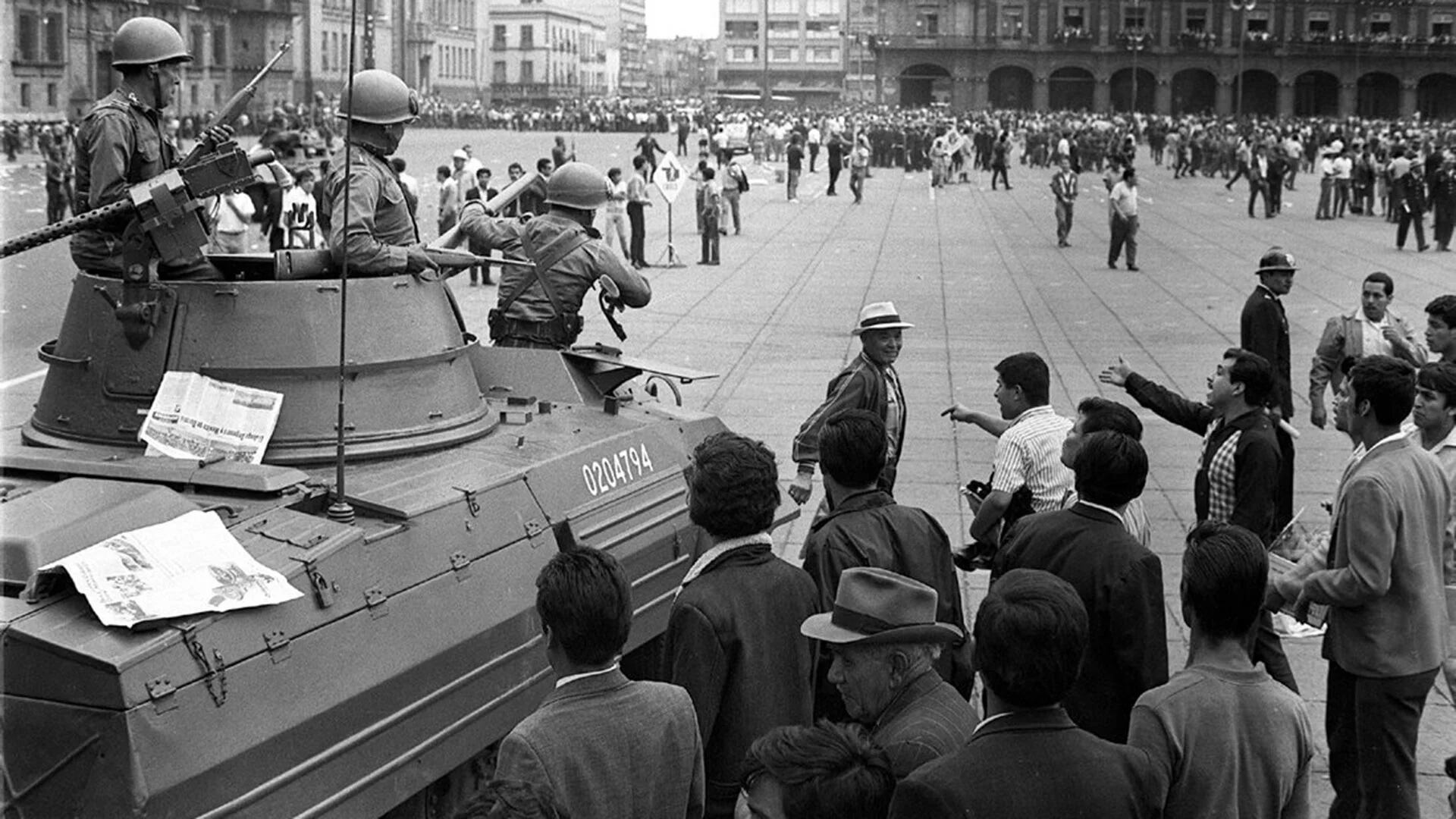 AMLO recuerda matanza de Tlatelolco en 1968 y justifica el actuar del Ejército: “Recibió órdenes de Díaz Ordaz”