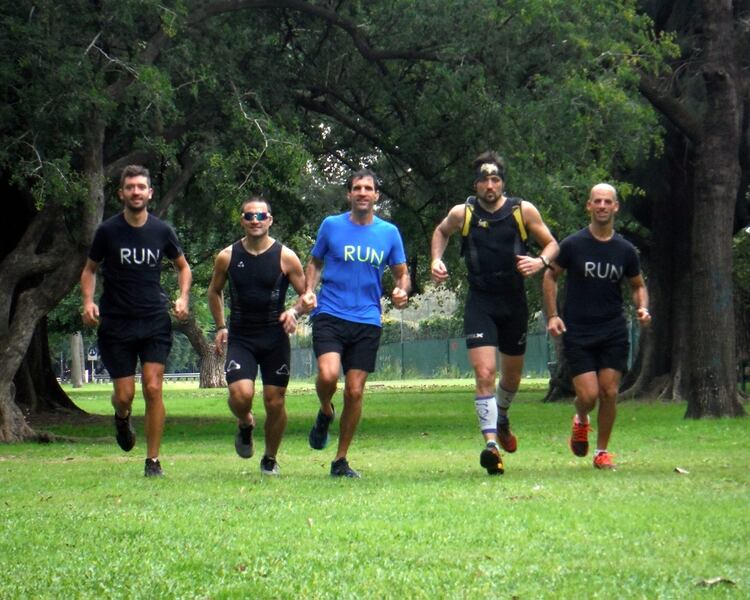 MartÃ­n y su equipo runner que le sirven de guÃ­a en las carreras. CorriÃ³ varias maratones y 3 IronMan Brasil (2015) SudÃ¡frica (2017)Â  y Nueva Zelanda (2018).