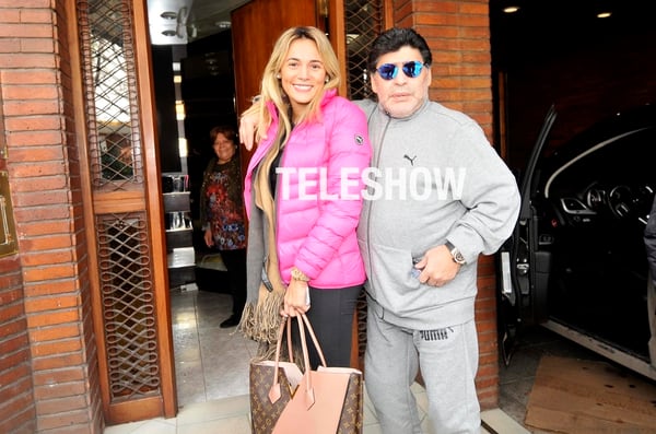 Diego Maradona y Rocío Oliva (Crédito: Teleshow)