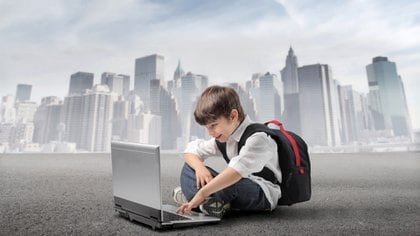 La niños tienen una relación con las nuevas tecnologías que a los adultos les cuesta entender (Shutterstock)