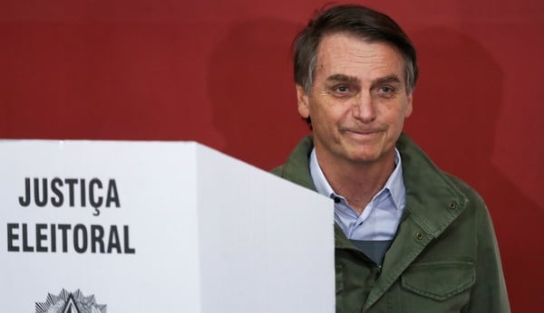 Bolsonaro durante la votaciÃ³n en RÃ­o de Janeiro (Reuters)