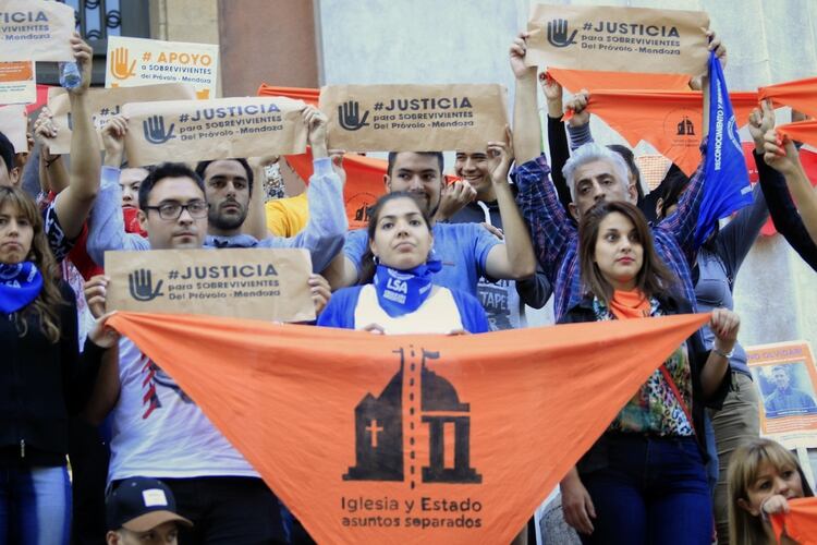 Iglesia y Estado, asuntos separados: los familiares de las víctimas tras el veredicto. 