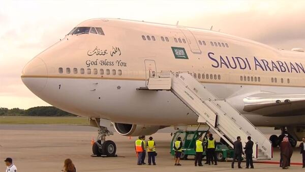 El Boeing 747-400 de la flota del gobierno saudita en el aeropuerto de Ezeiza