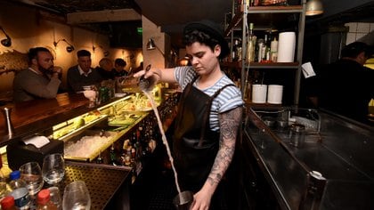 En el puesto nmero 3 de los mejores bares del mundo segn The World's 50 Best Bars, se ubica Florera Atlntico, del bartender Renato Tato Giovannoni