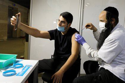 Israel llevó a cabo el plan de vacunación más rápido del mundo (REUTERS/Ammar Awad)
